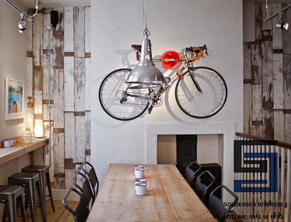 Trang trí tường quán cafe với xe đạp 7